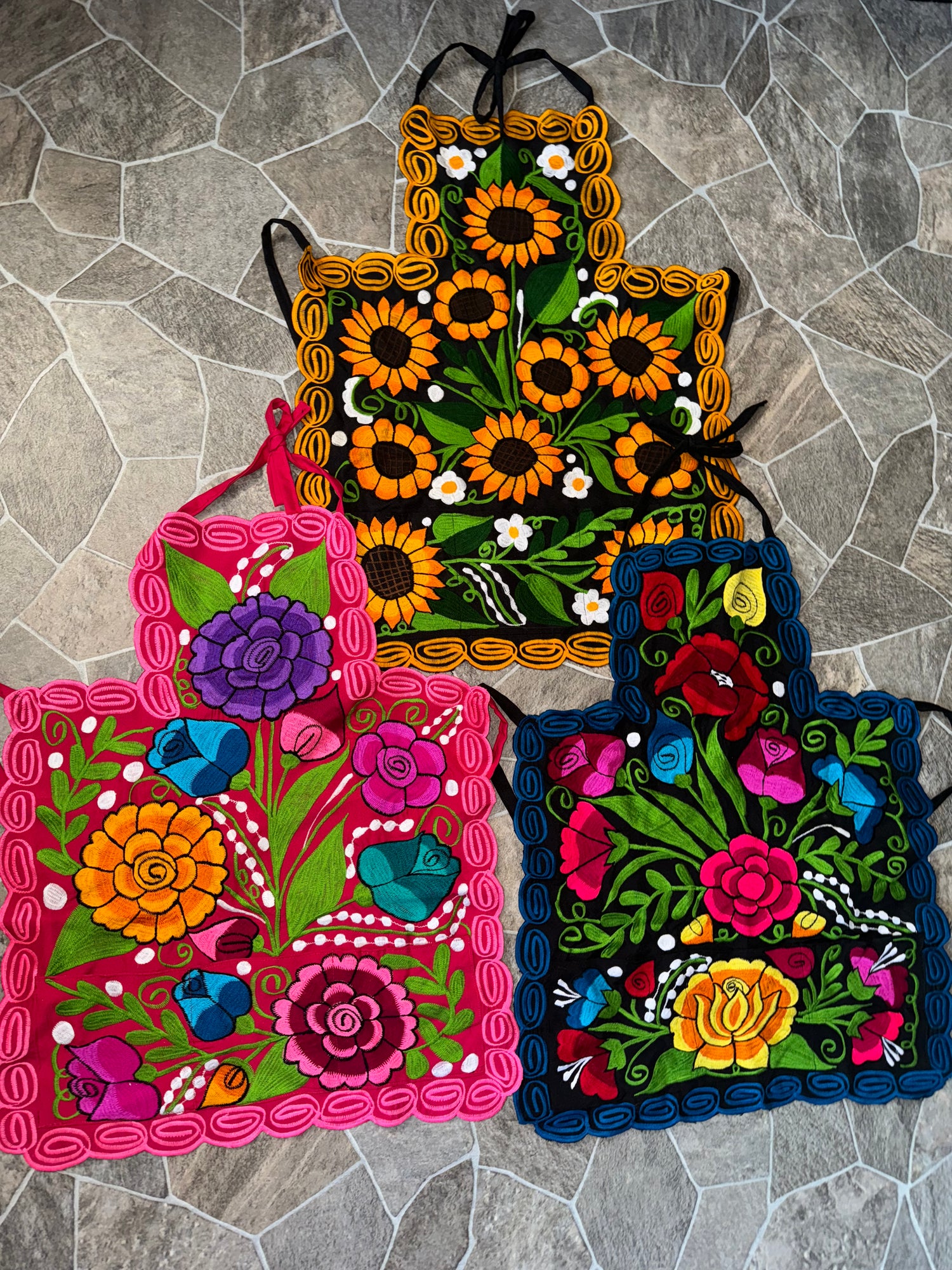 Embroidered Floral Apron Set