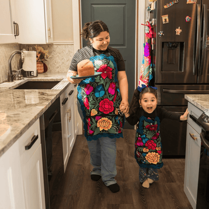 Embroidered Floral Apron Set