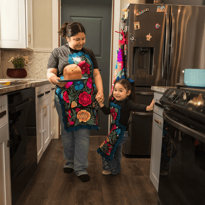 Embroidered Floral Apron Set